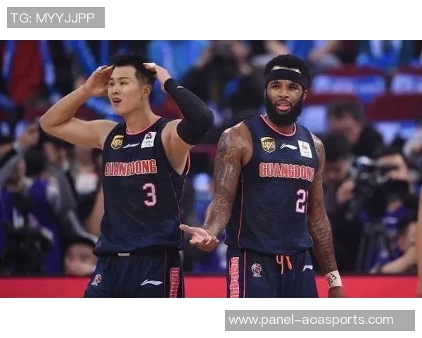 广东队训练动态小胡与双小外表现亮眼徐杰归队杜润旺防守积极发声